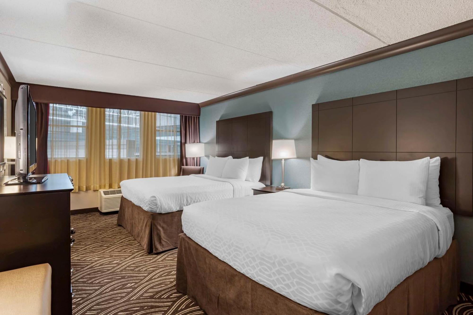 Best Western Plus Kingston Hotel And Conference Center Экстерьер фото