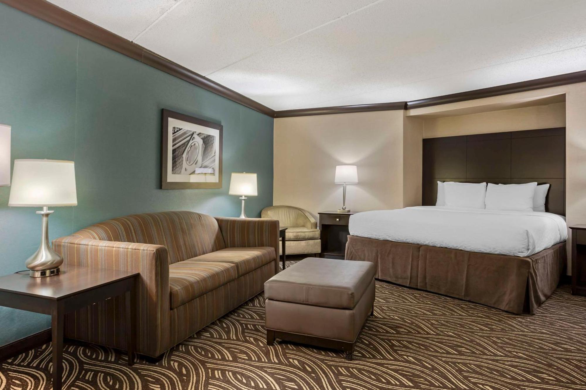 Best Western Plus Kingston Hotel And Conference Center Экстерьер фото